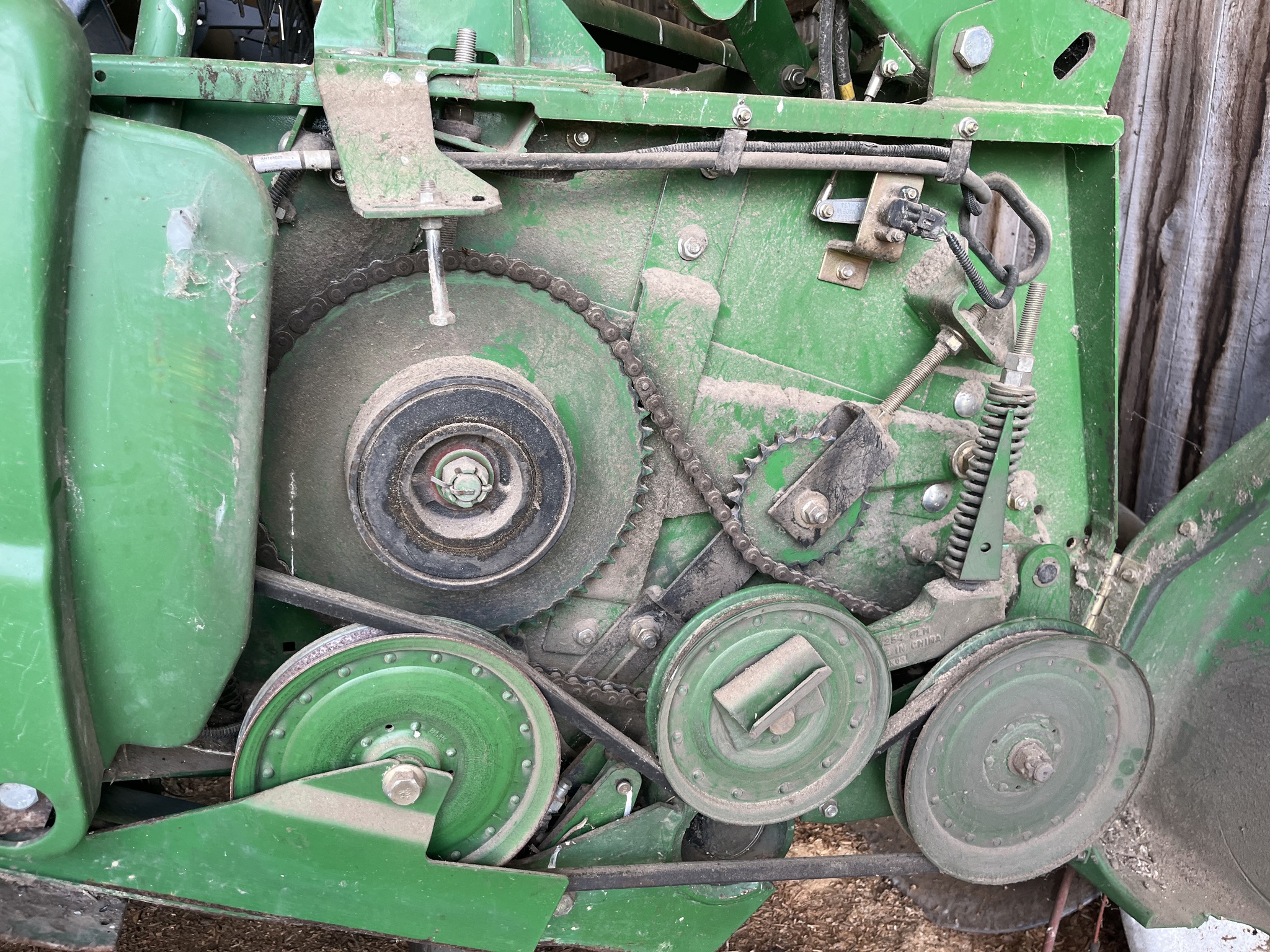 2011 John Deere 630F Image 7