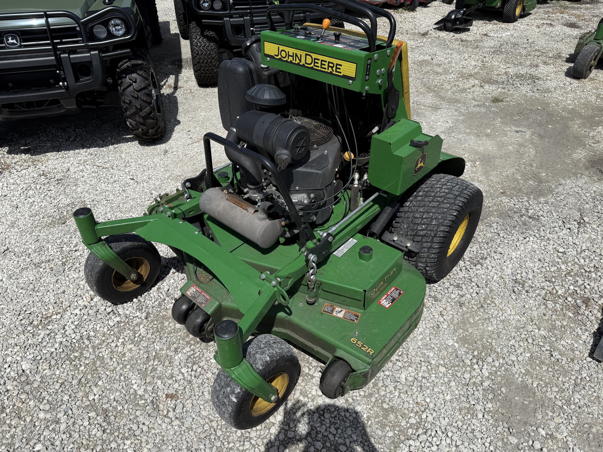 2023 John Deere 652R Image 1