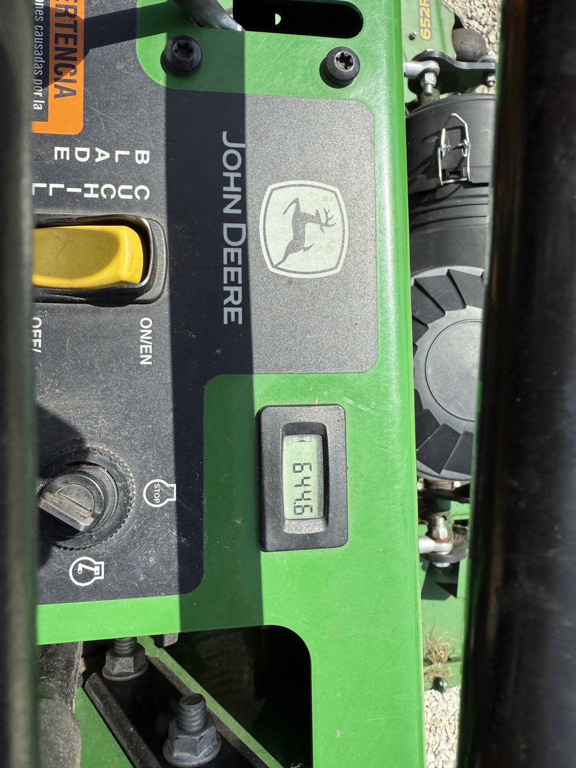 2023 John Deere 652R Image 5