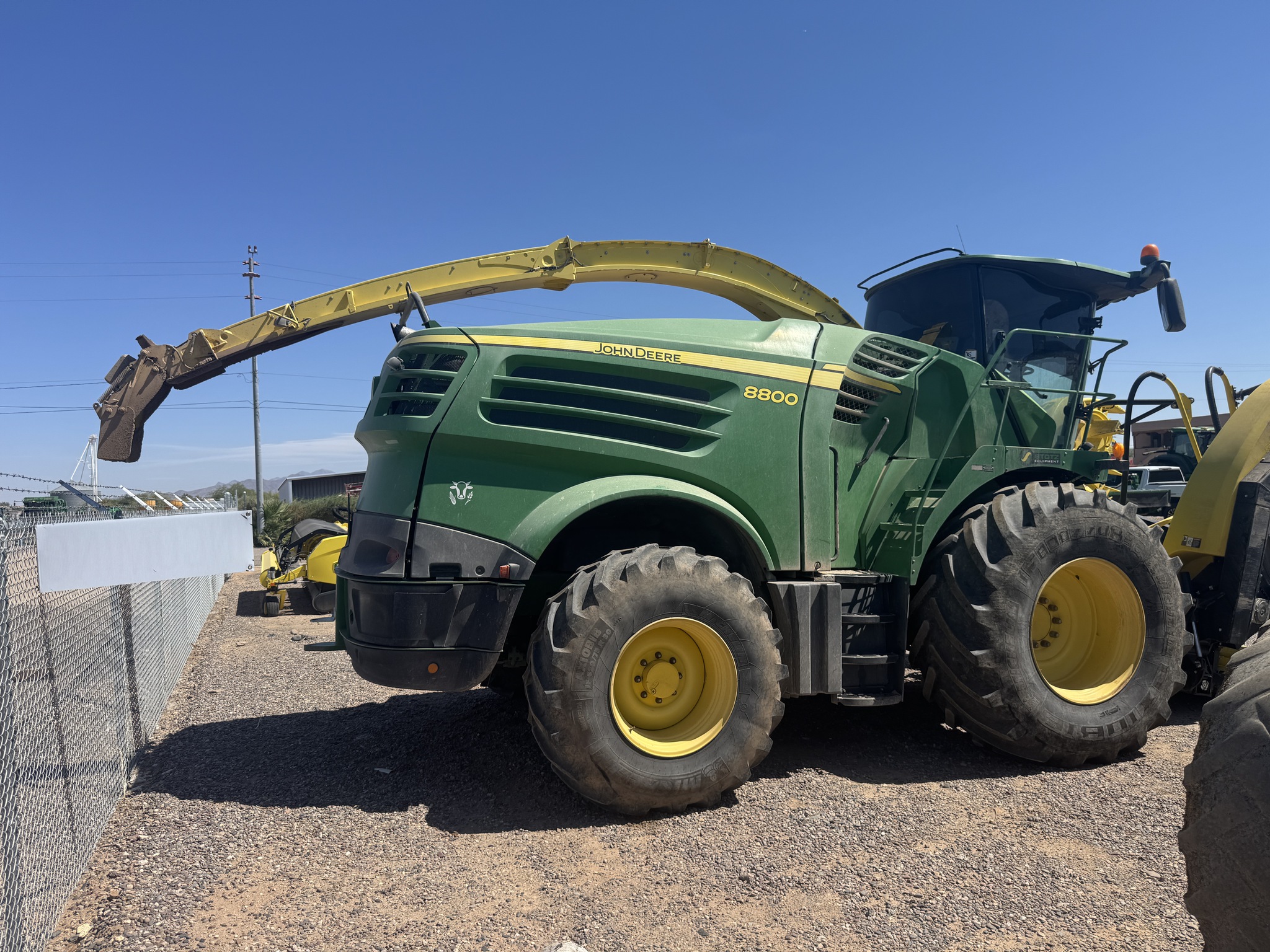 2016 John Deere 8800 Image 3