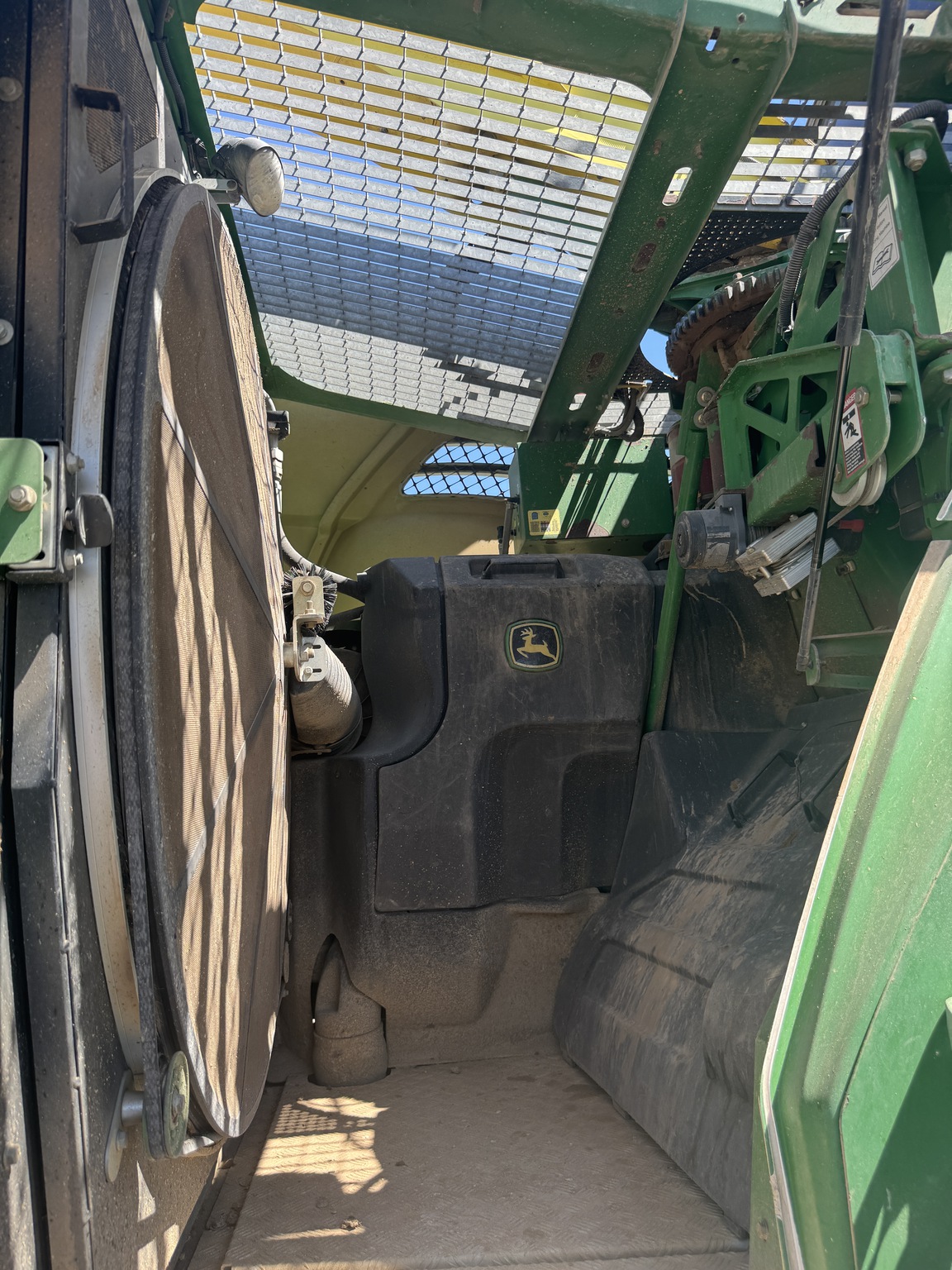 2016 John Deere 8800 Image 7