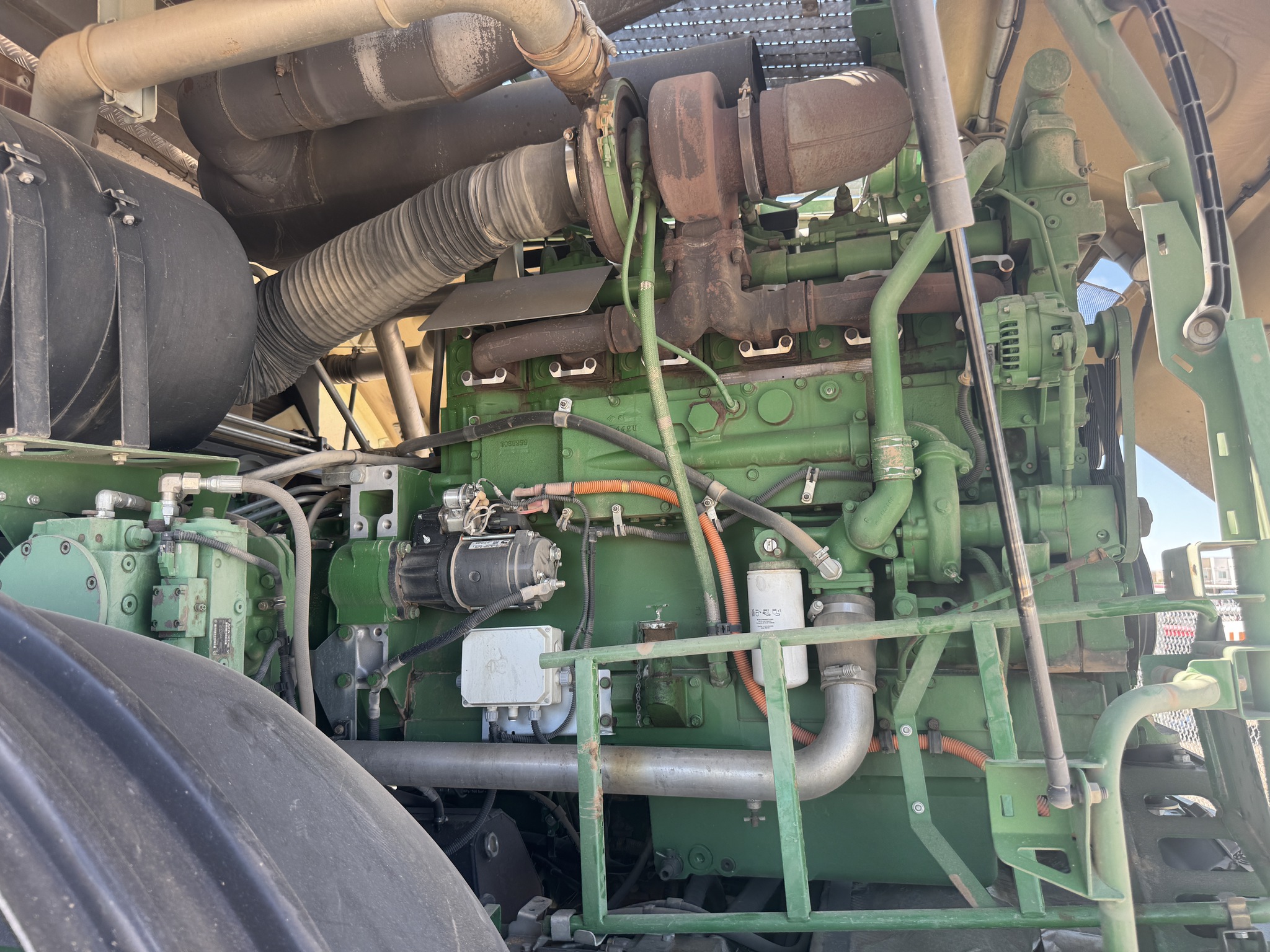 2016 John Deere 8800 Image 10