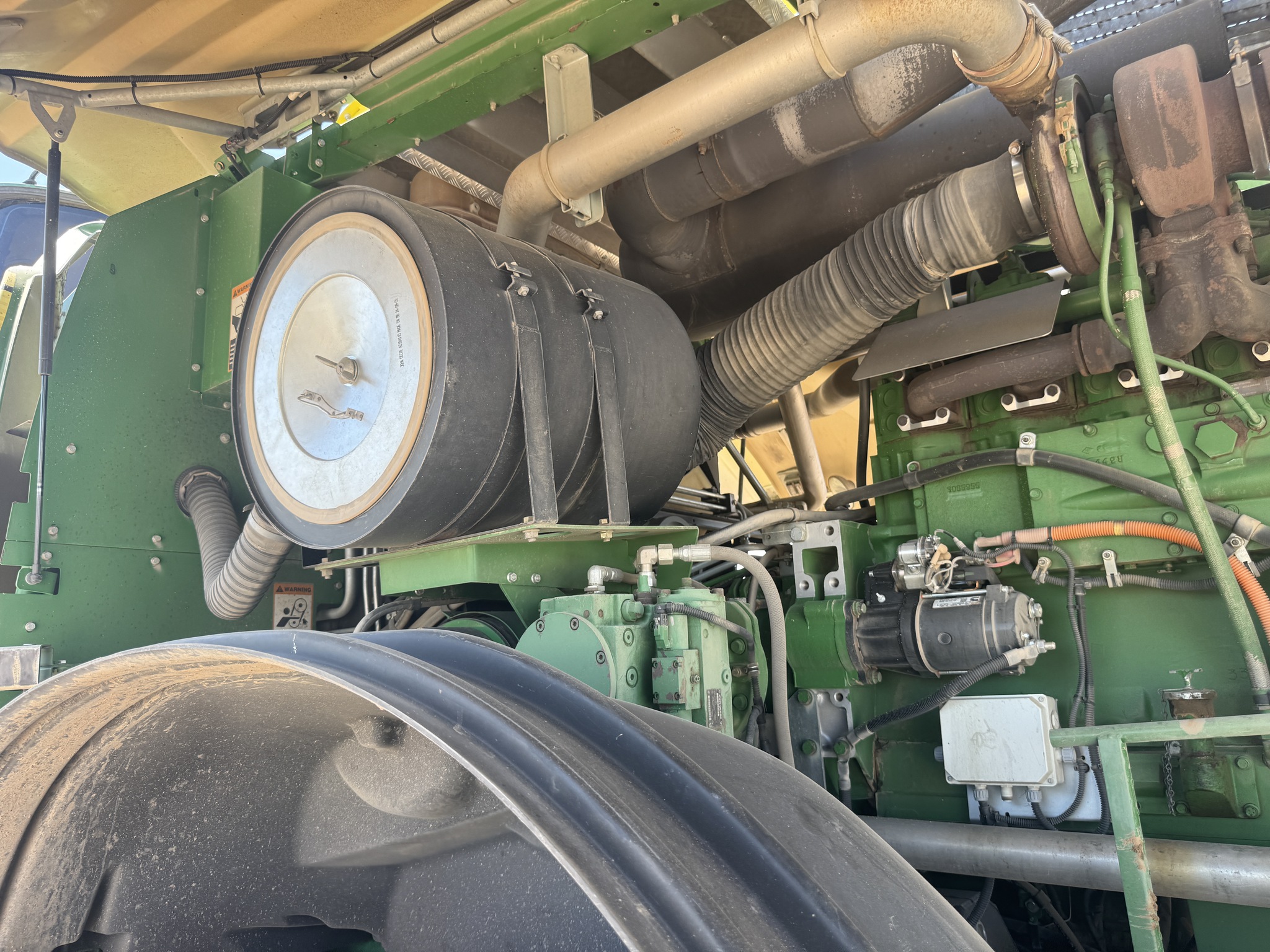 2016 John Deere 8800 Image 11