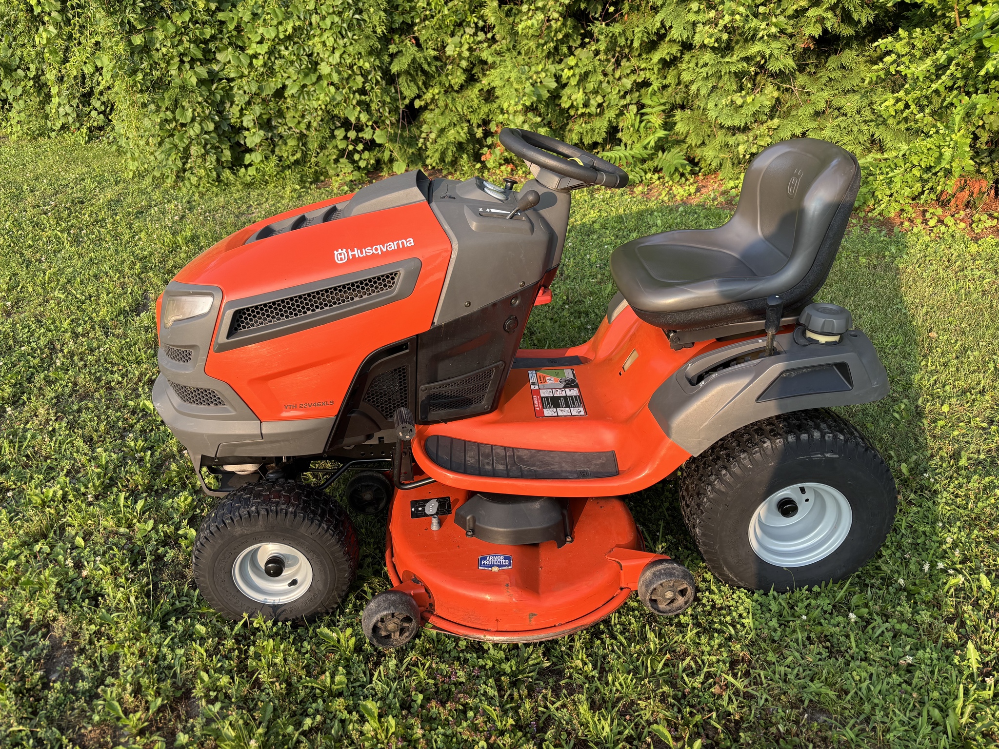 Husqvarna YTH2242 Image 4