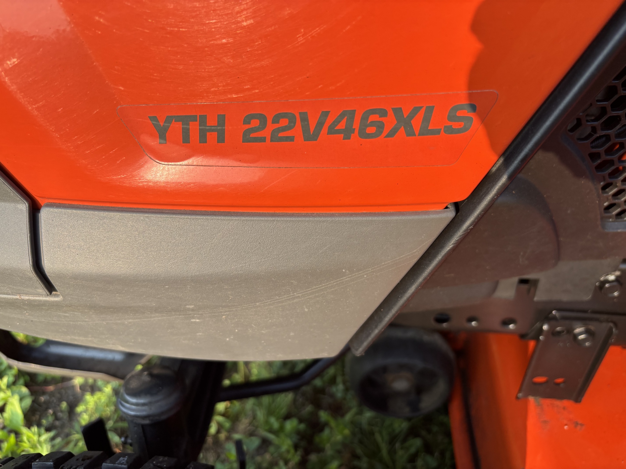 Husqvarna YTH2242 Image 5