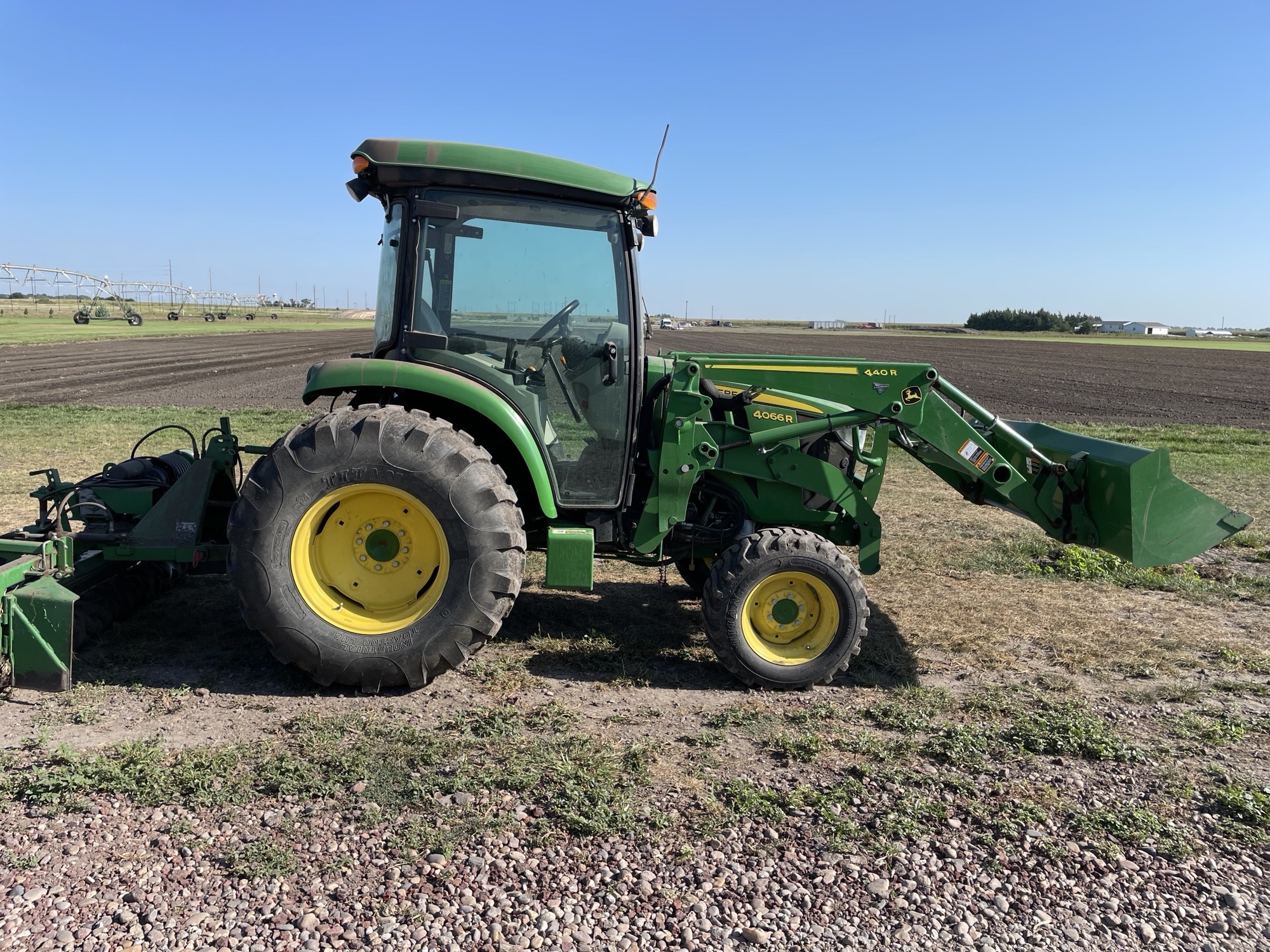 2018 John Deere 4066R Image 1