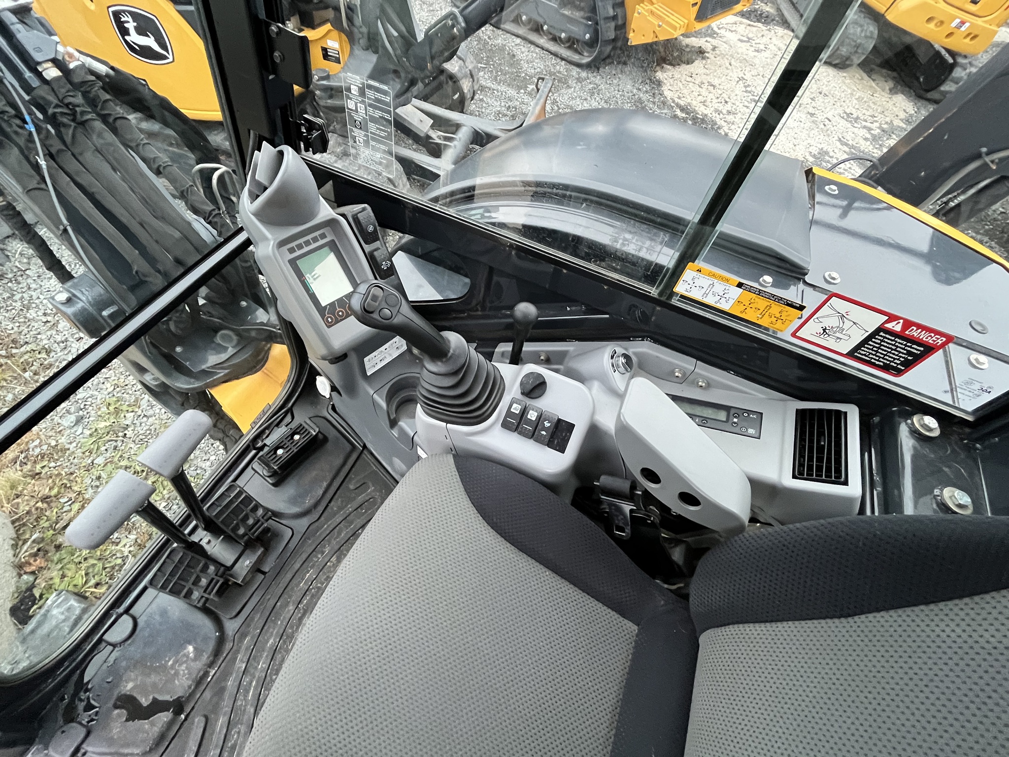 2023 John Deere 60 P Image 19