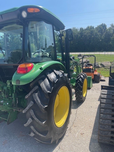 2018 John Deere 5065E Image 5