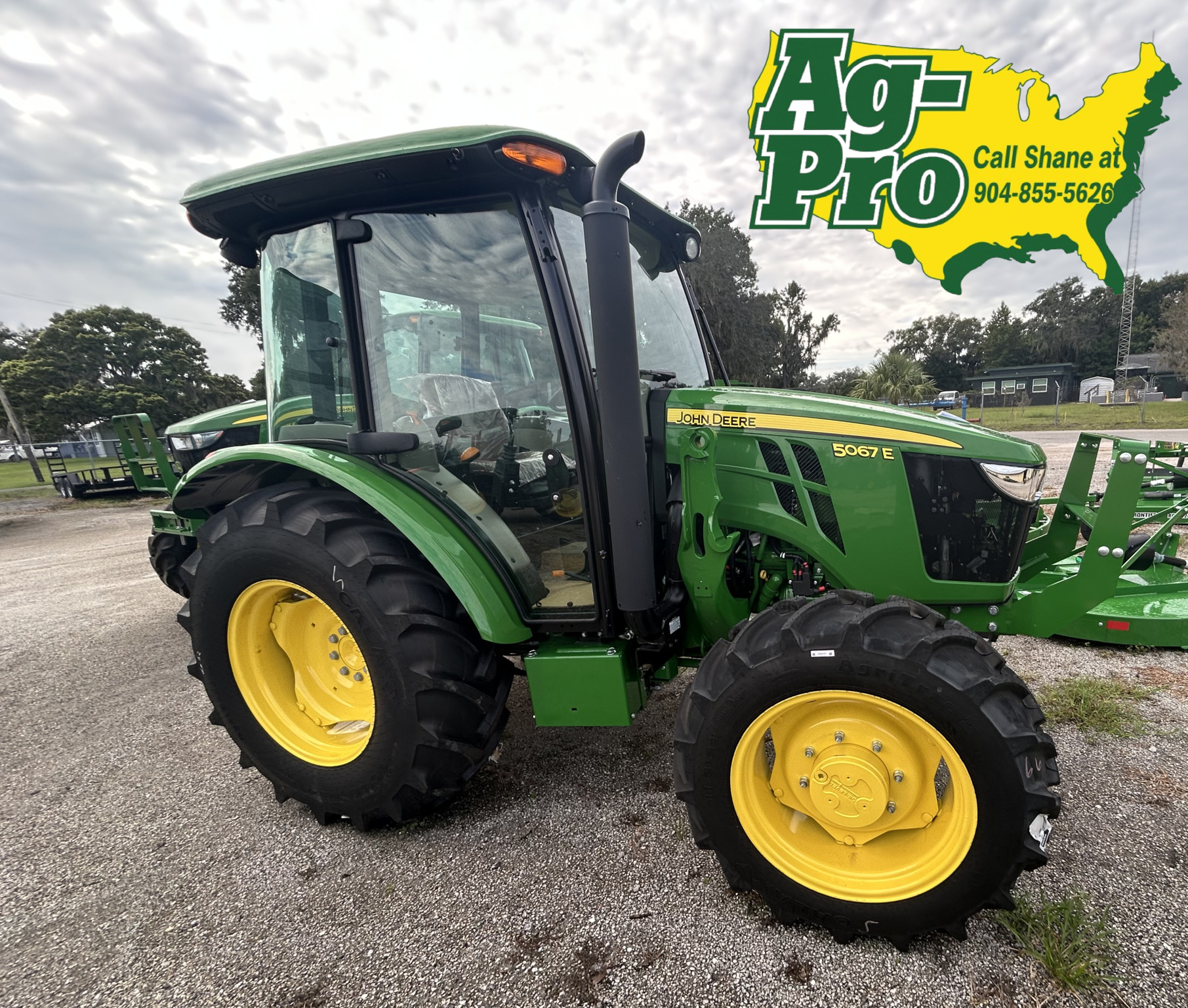 2025 John Deere 5067E Image 3