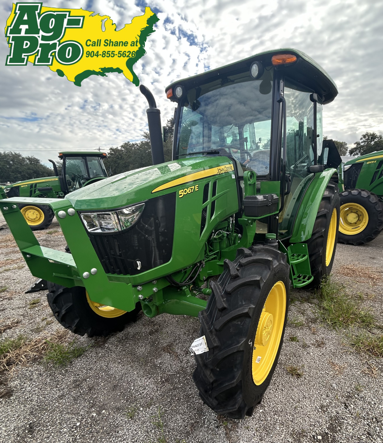 2025 John Deere 5067E Image 1