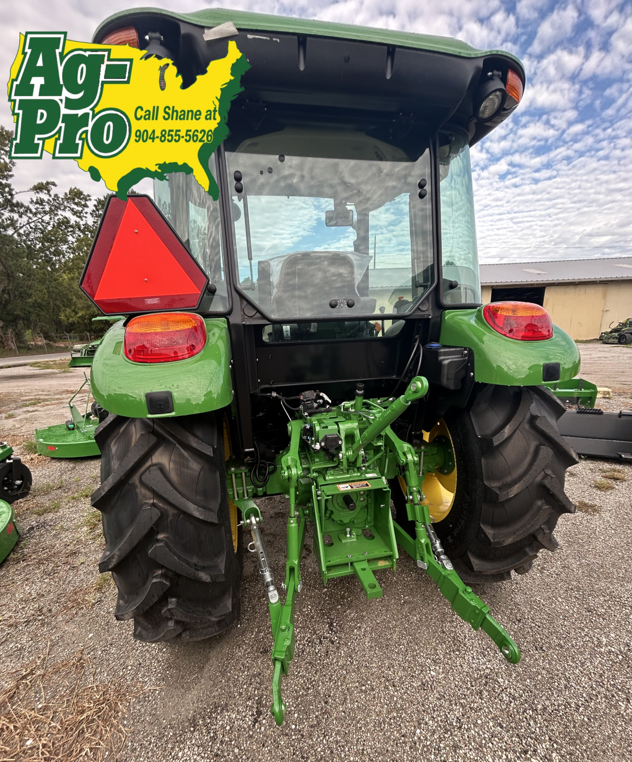 2025 John Deere 5067E Image 4