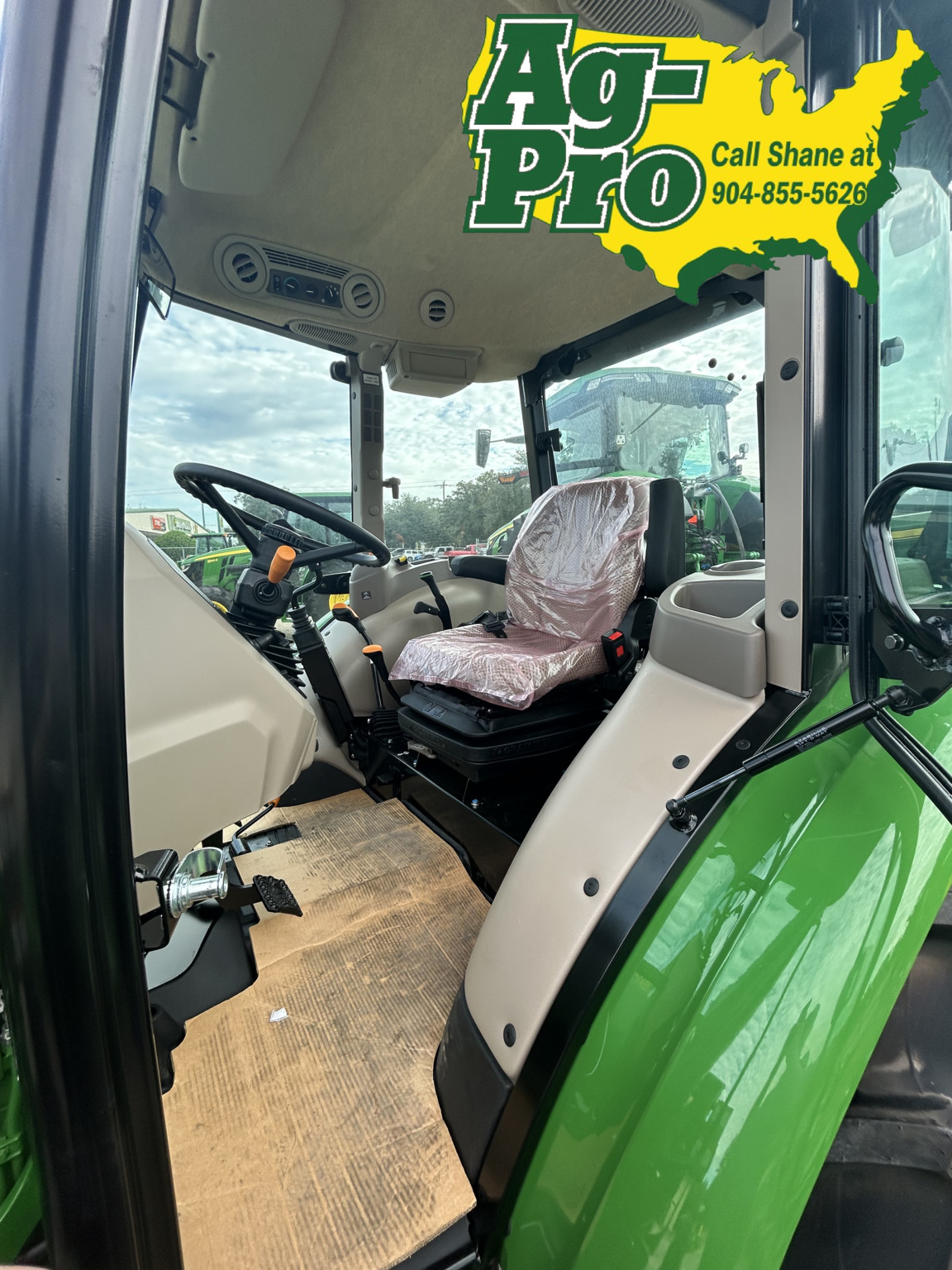 2025 John Deere 5067E Image 5