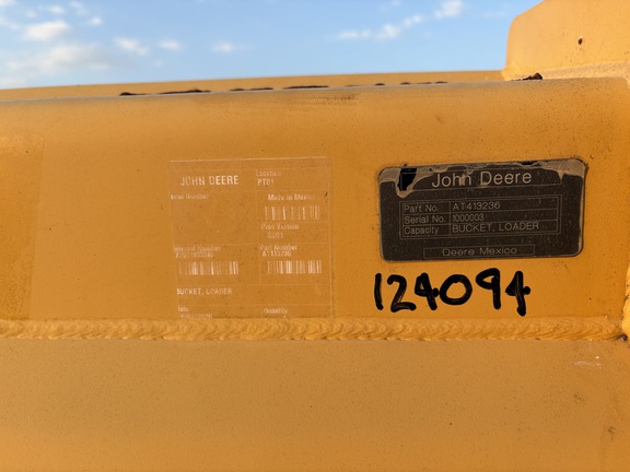 Photo of John Deere AT413236