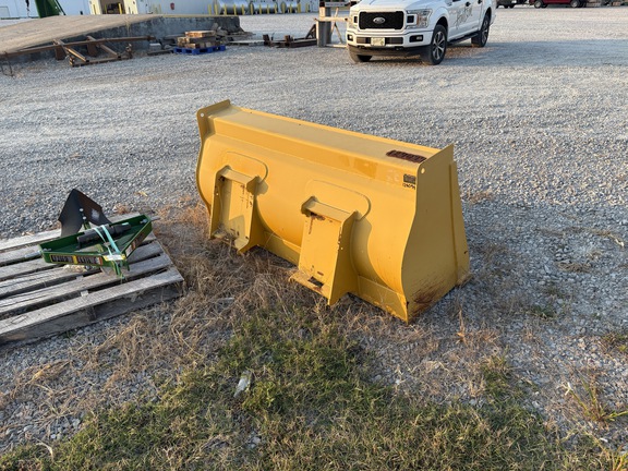 Photo of John Deere AT413236