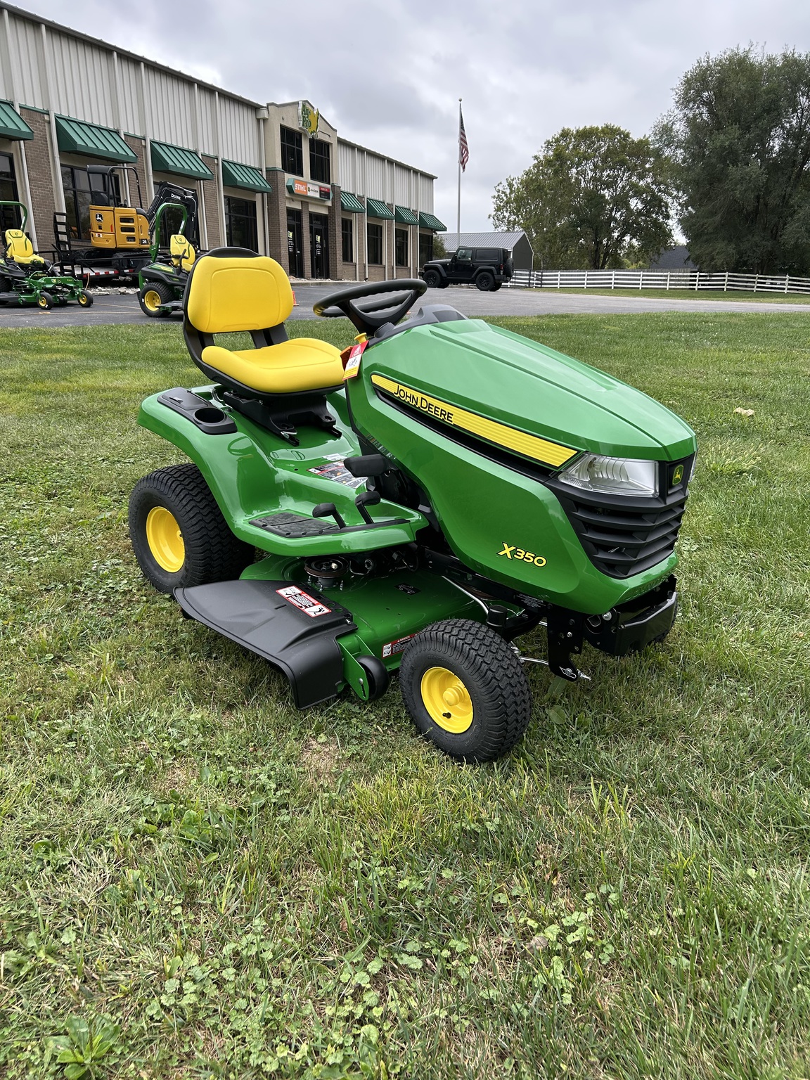 2025 John Deere X350 Image 2