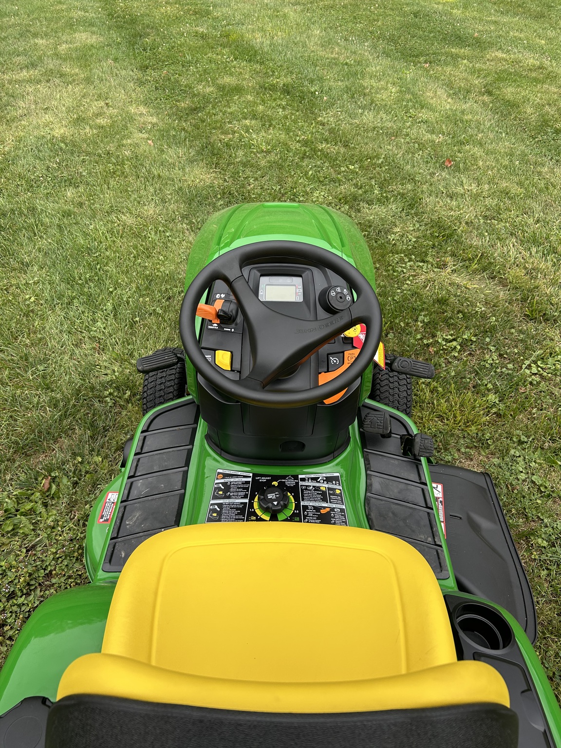 2025 John Deere X350 Image 10