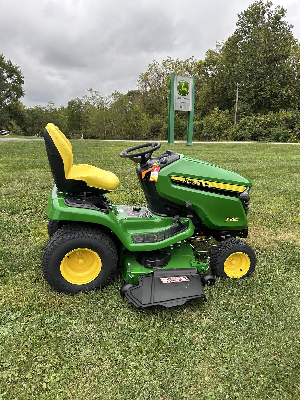2025 John Deere X380 Image 1