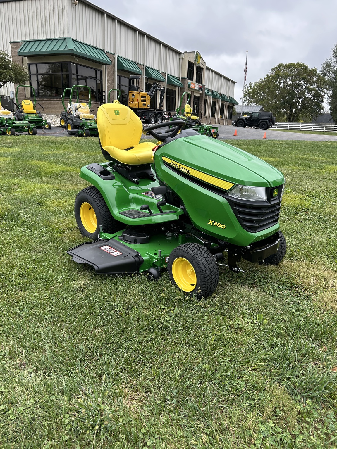 2025 John Deere X380 Image 2
