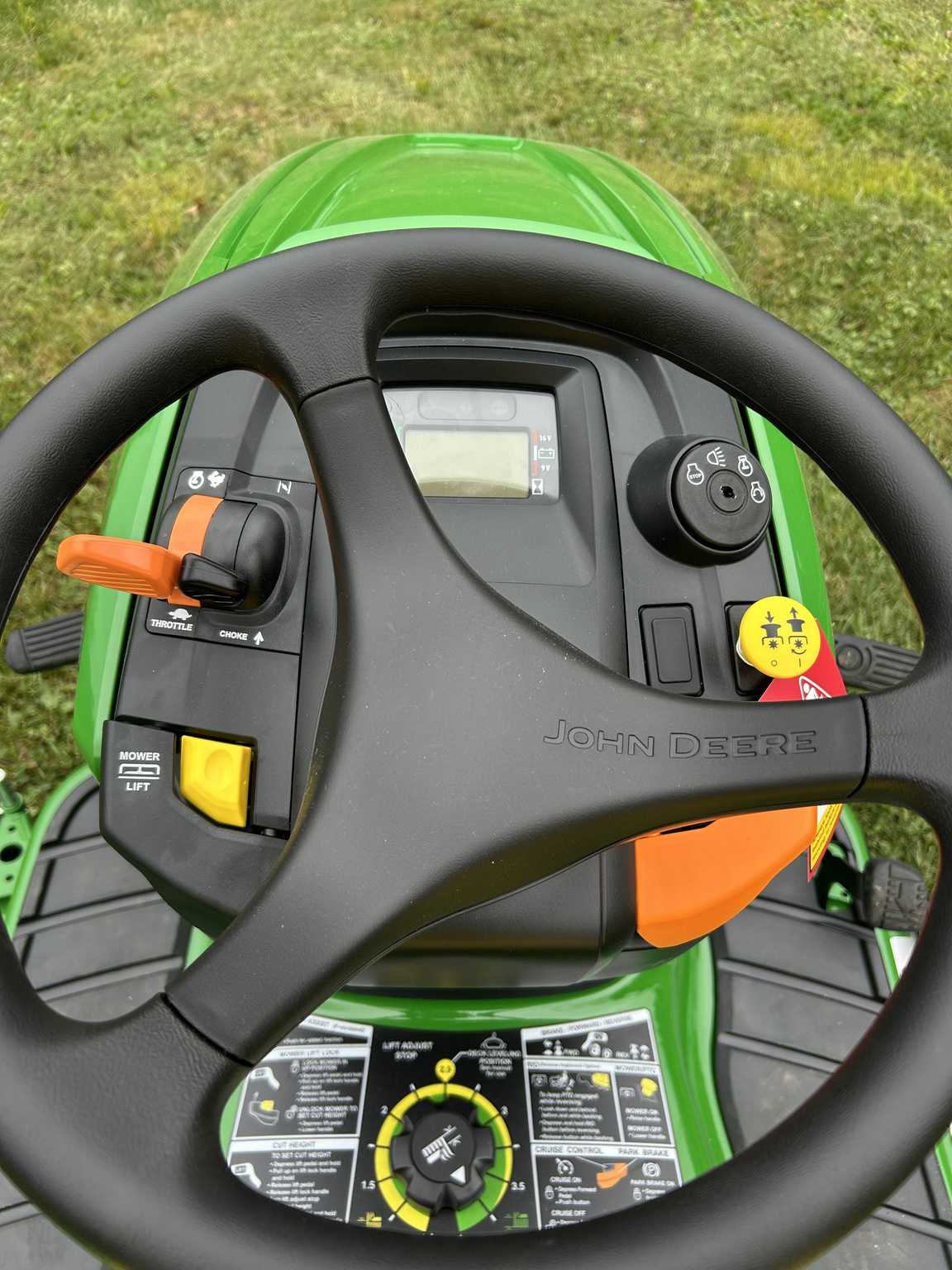 2025 John Deere X380 Image 10