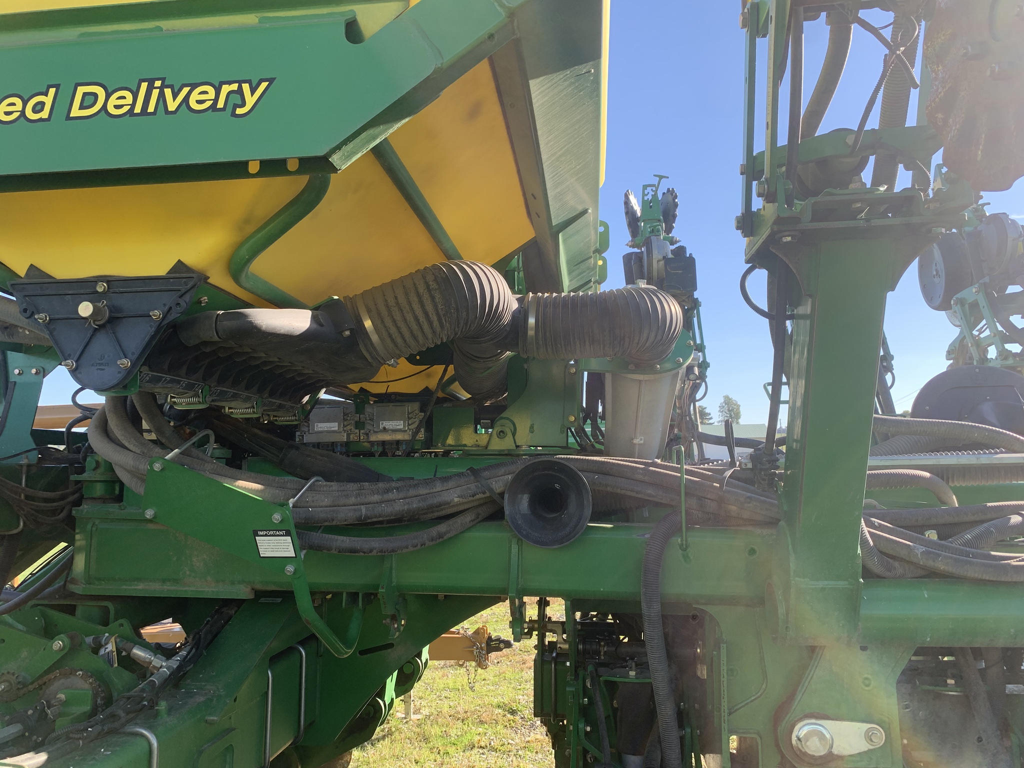 2010 John Deere 1790 Image 3