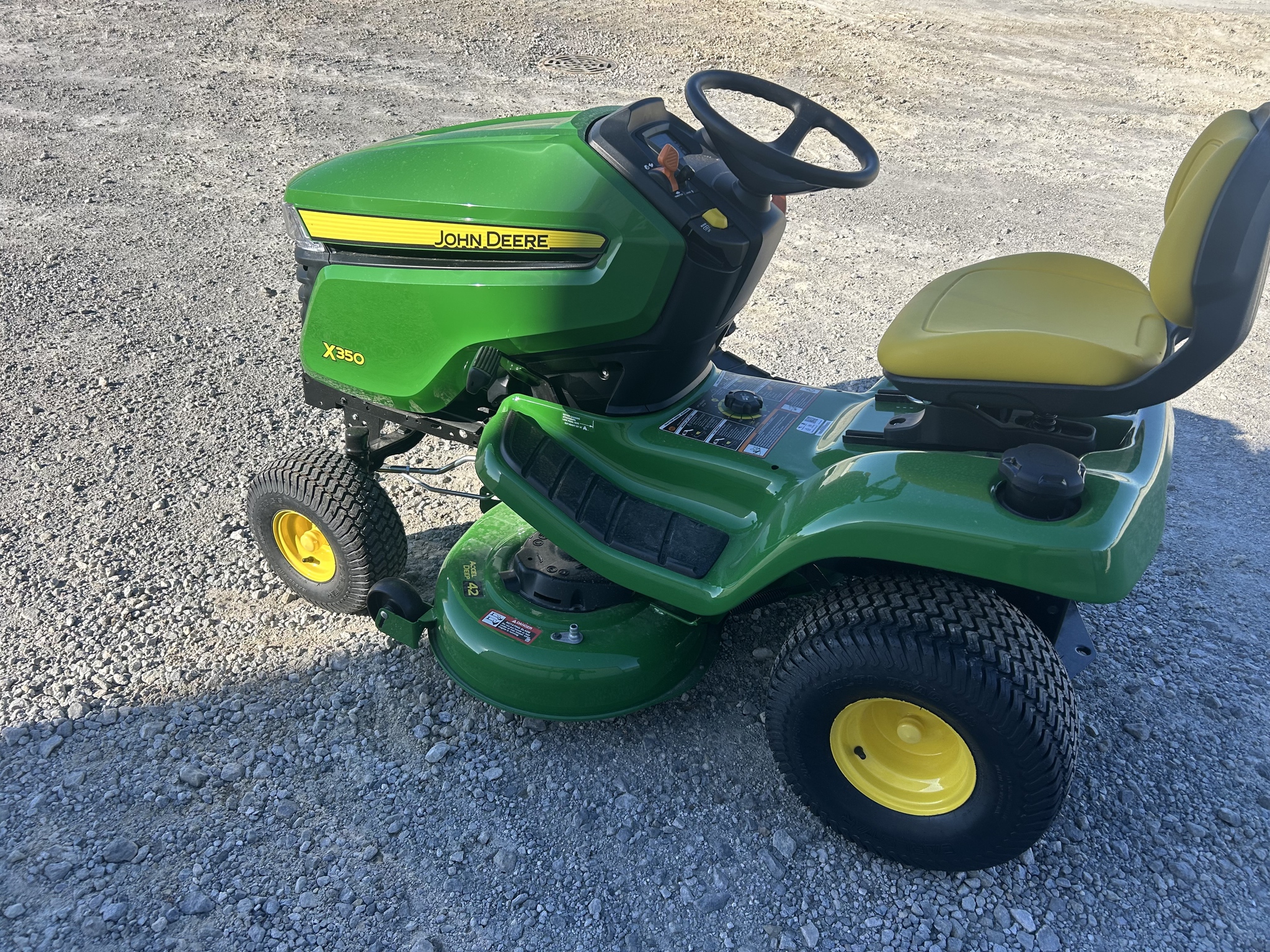2025 John Deere X350 Image 5