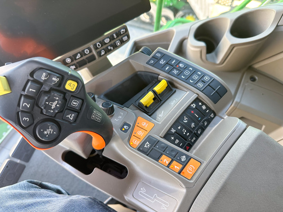 2025 John-Deere S7 800