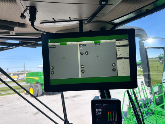 2025 John-Deere S7 800