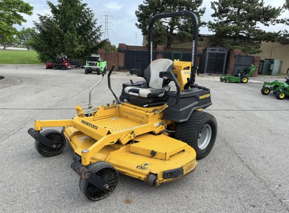 2019 Hustler Super Z Hyperdrive 72-Inch Image 1