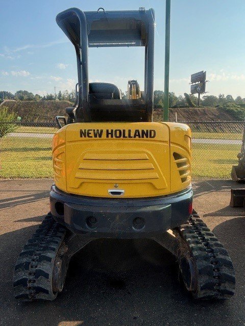 2022 New Holland E37 Image 4
