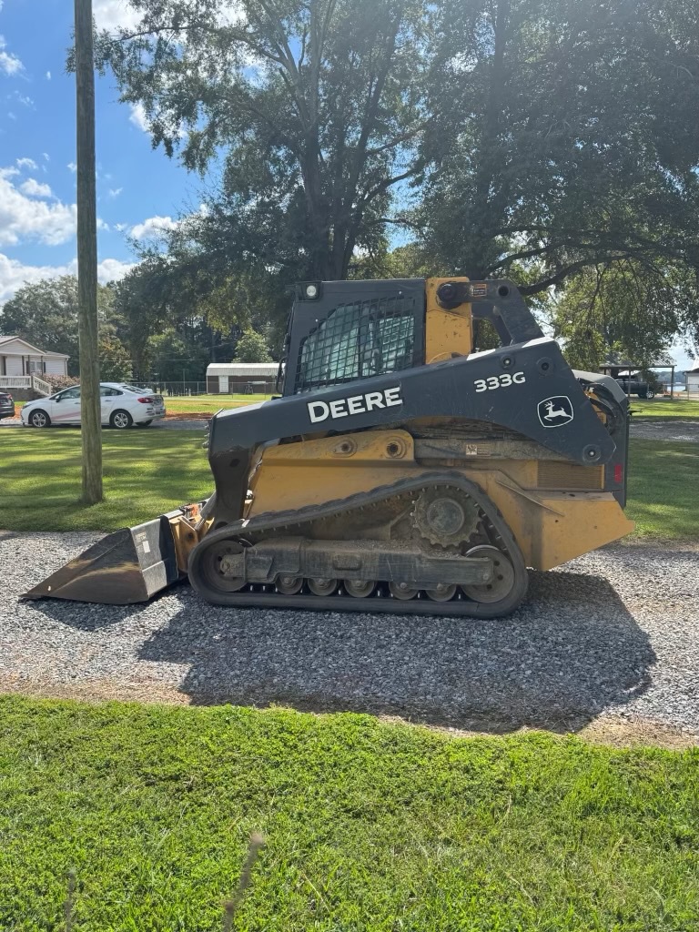 2017 John Deere 333G Image 1