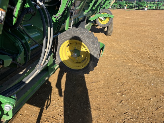 Used 2025 John Deere HDR 50 Combine Platforms at Horizon Ag & Turf in High Prairie, AB - Photo8