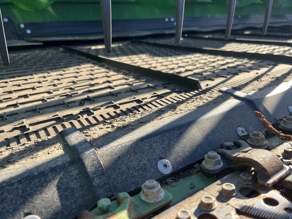 Used 2025 John Deere HDR 50 Combine Platforms at Horizon Ag & Turf in High Prairie, AB - Photo11