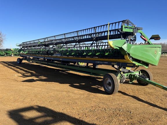 Used 2025 John Deere HDR 50 Combine Platforms at Horizon Ag & Turf in High Prairie, AB - Photo5