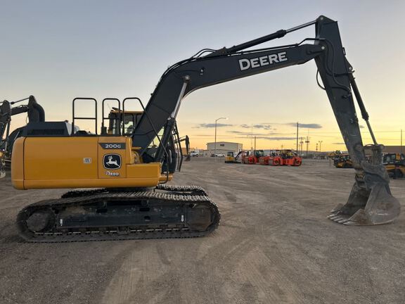 2021 John Deere 200G
