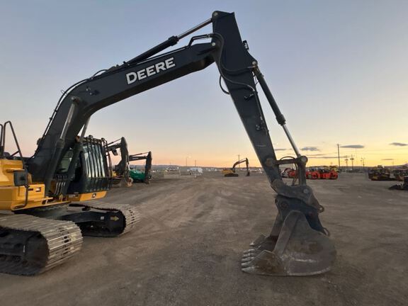 2021 John Deere 200G