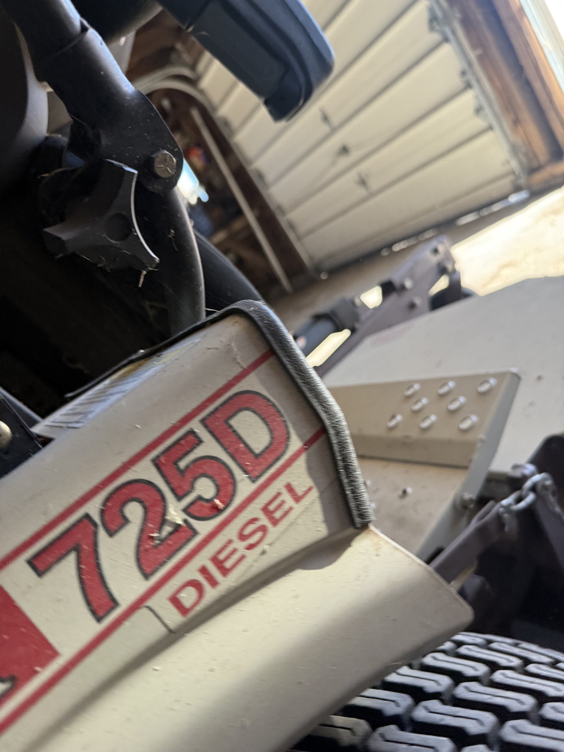 2016 Grasshopper 725DT Image 12