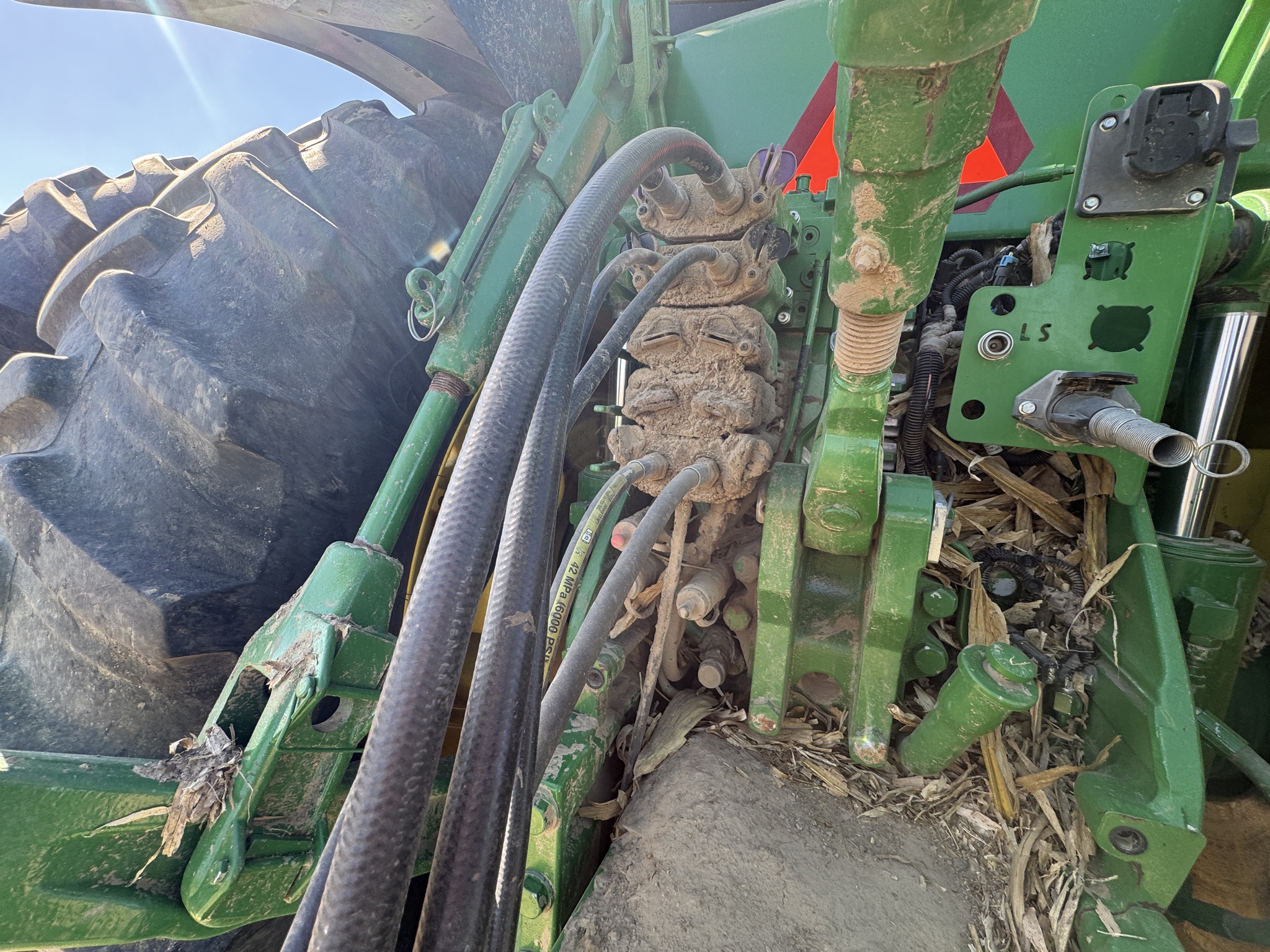 2016 John Deere 8345R Image 11