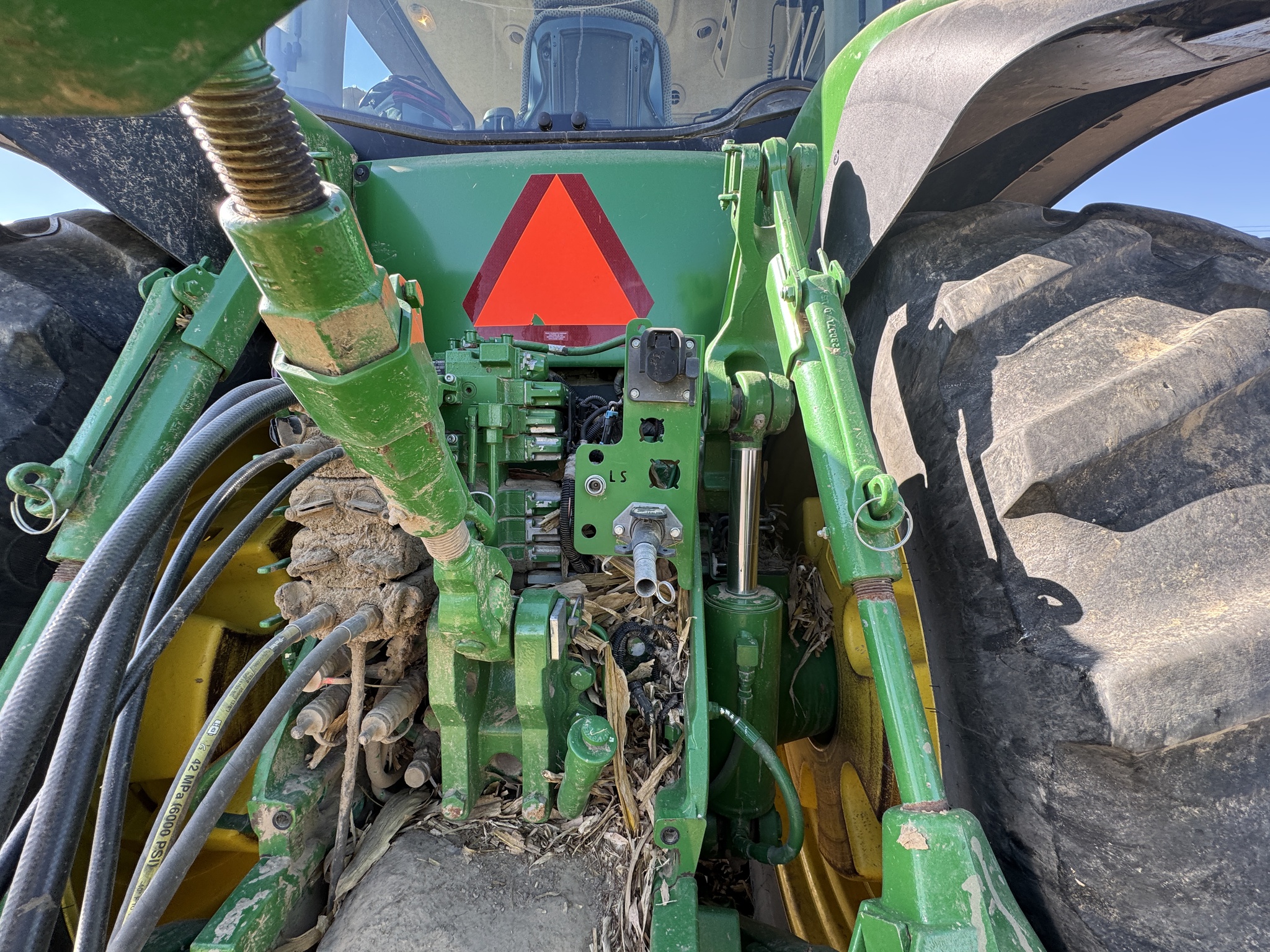 2016 John Deere 8345R Image 12