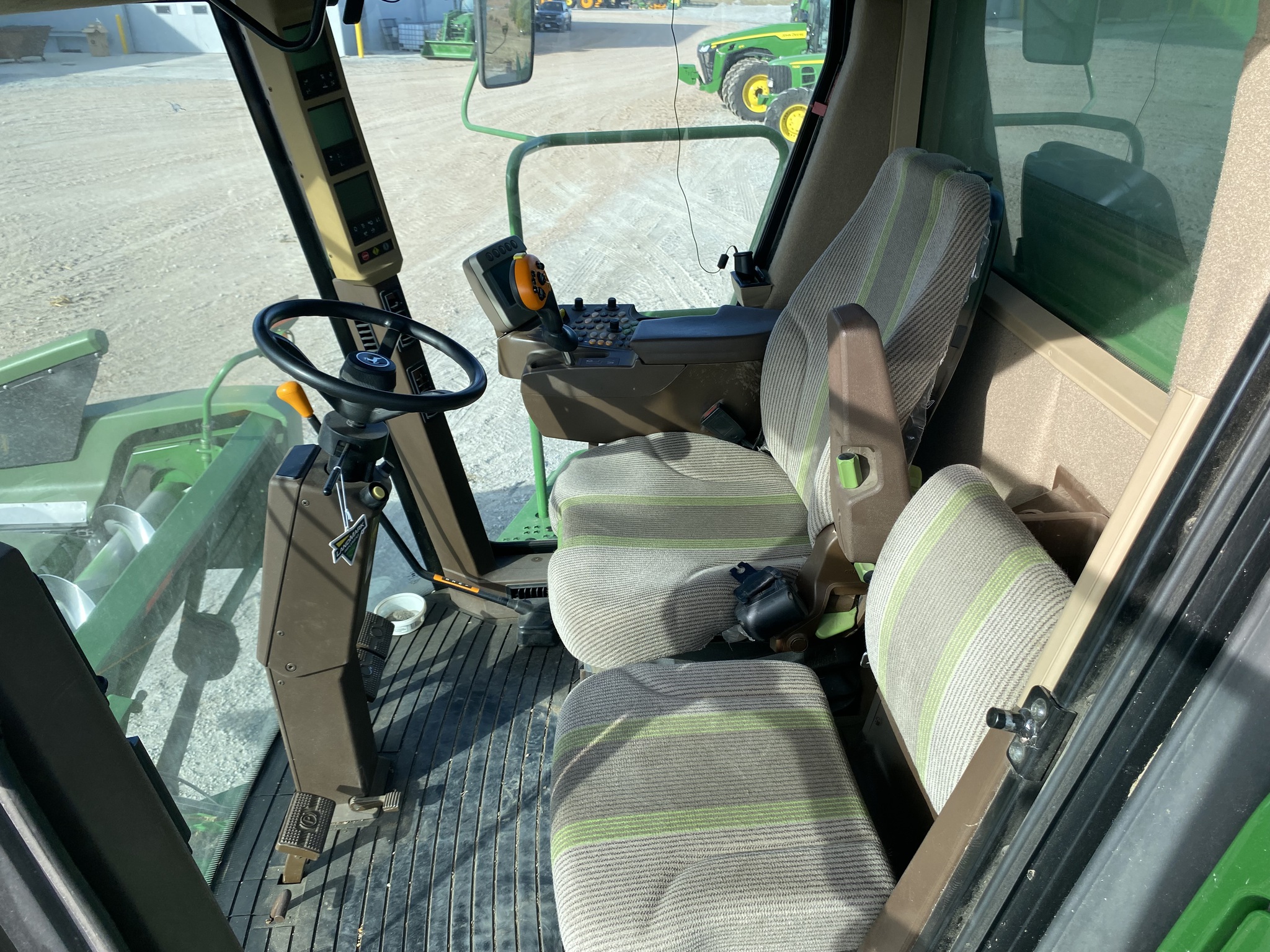2010 John Deere 9570 STS Image 7