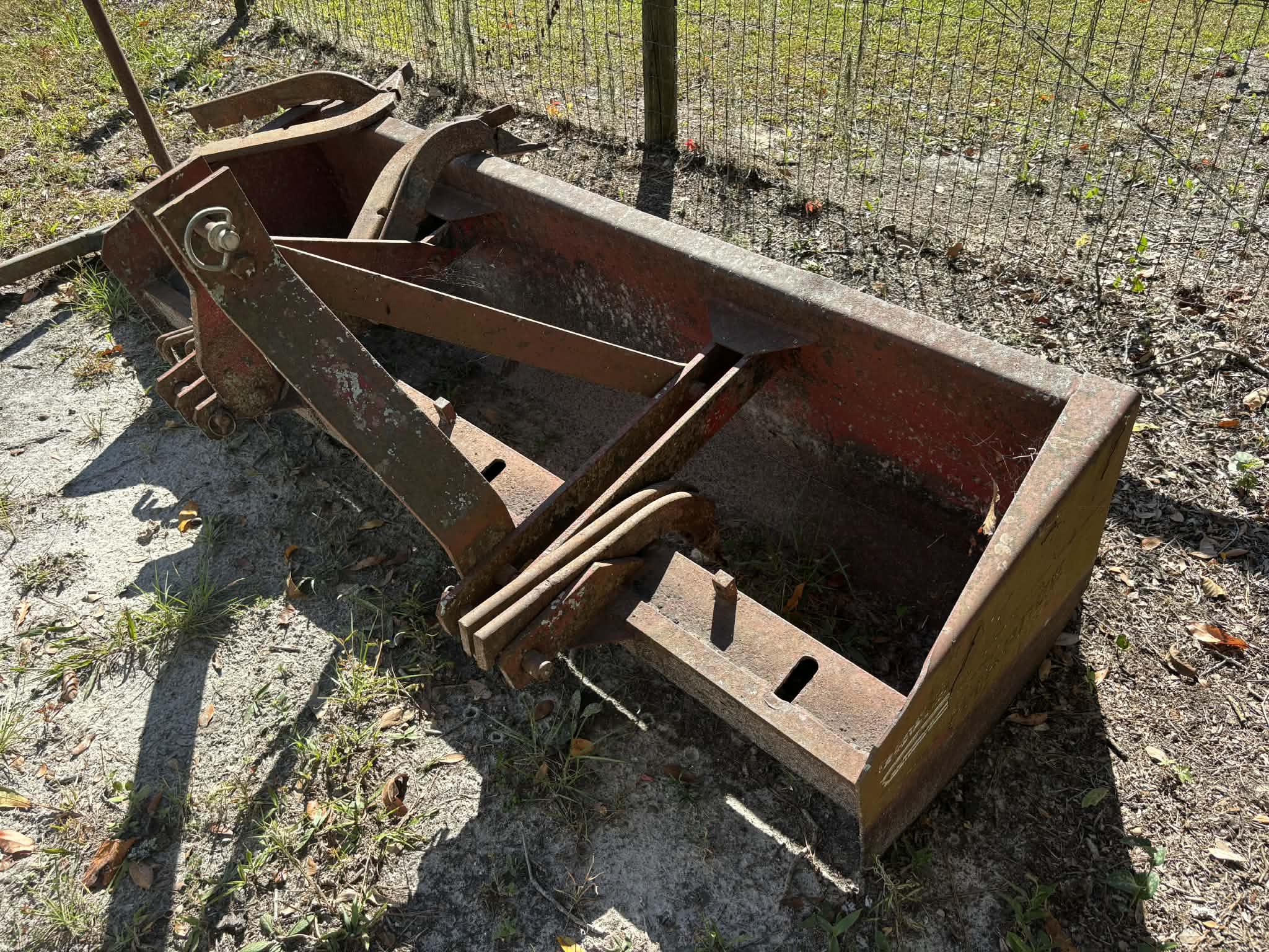 2017 John Deere 5065E Image 2