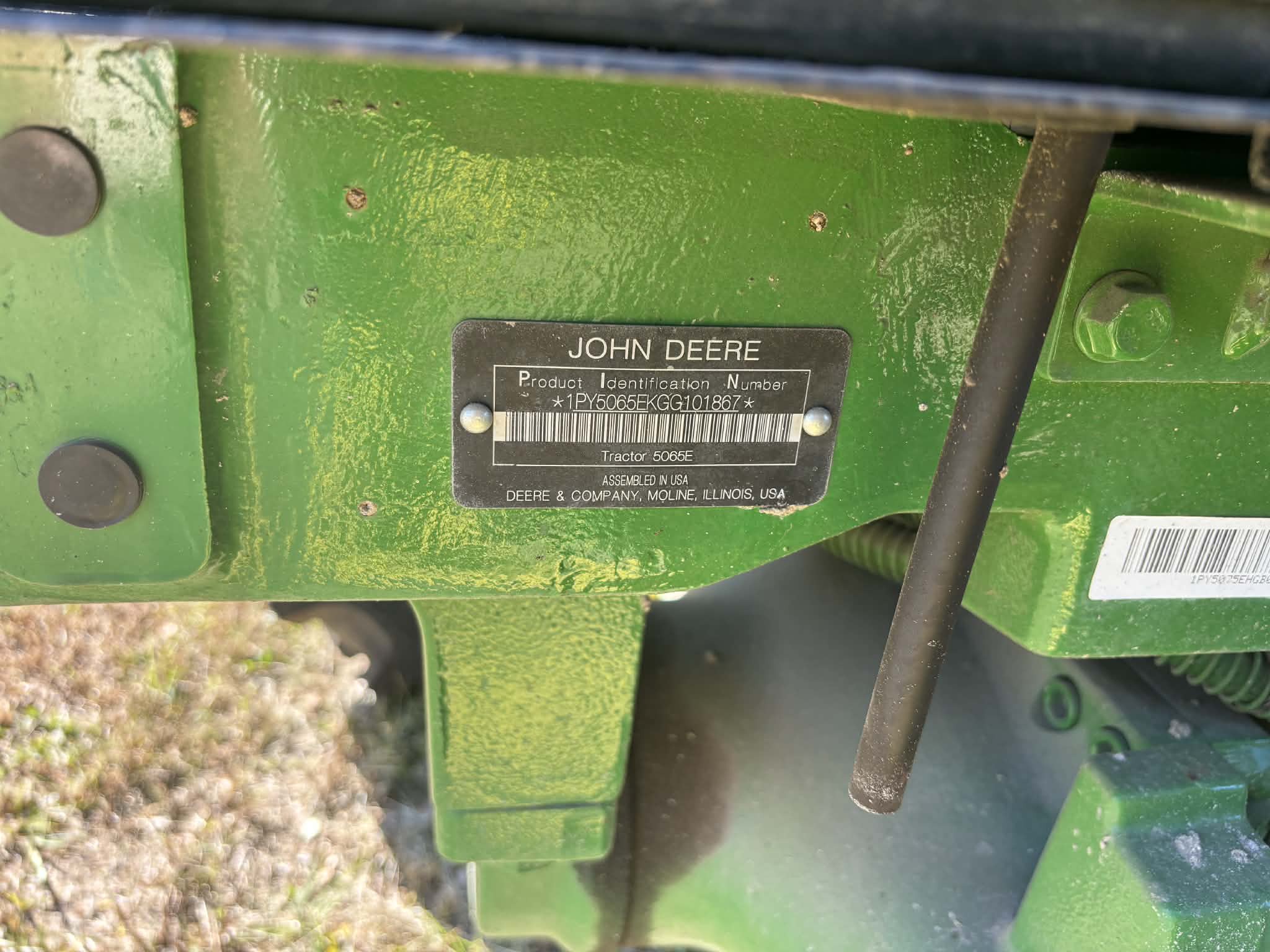 2017 John Deere 5065E Image 15