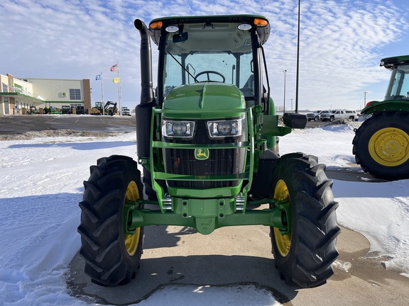 2025 John Deere 5090E - Photo3