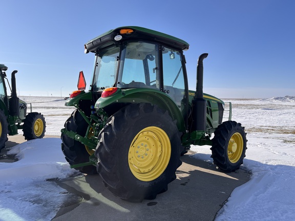 2025 John Deere 5090E - Photo6