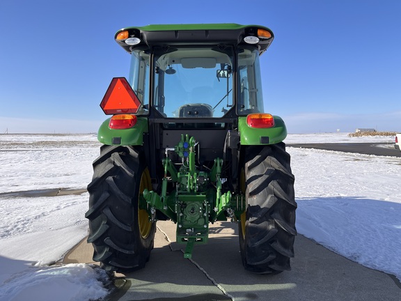 2025 John Deere 5090E - Photo7