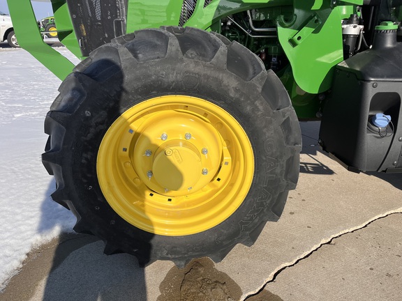 2025 John Deere 5090E - Photo10