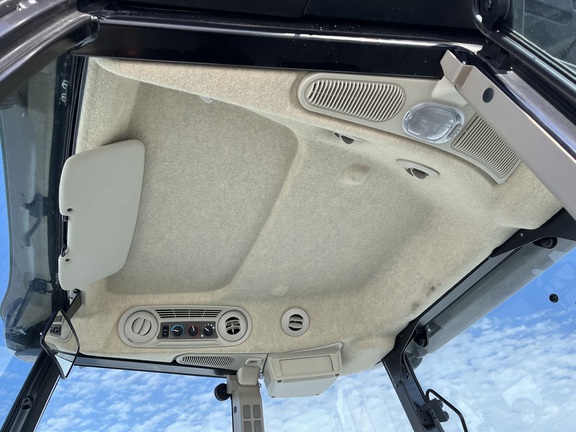 2025 John Deere 5090E - Photo31