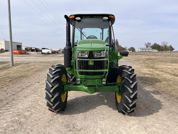 2025 John Deere 5090E - Photo3
