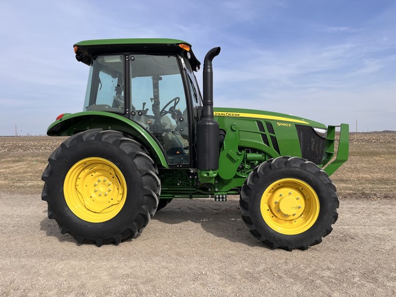 2025 John Deere 5090E - Photo5