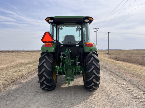 2025 John Deere 5090E - Photo7