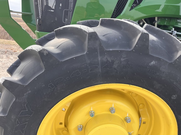 2025 John Deere 5090E - Photo11